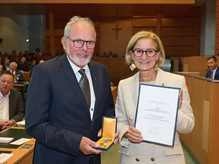 (c) NLK - Ehrenzeichen in Gold für Franz Steiner