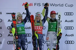 Slalom 29.12.2022 Siegerinnenfoto